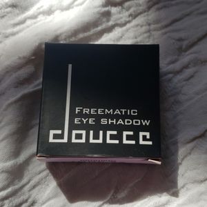 👁Gorgeous light purple eyeshadow